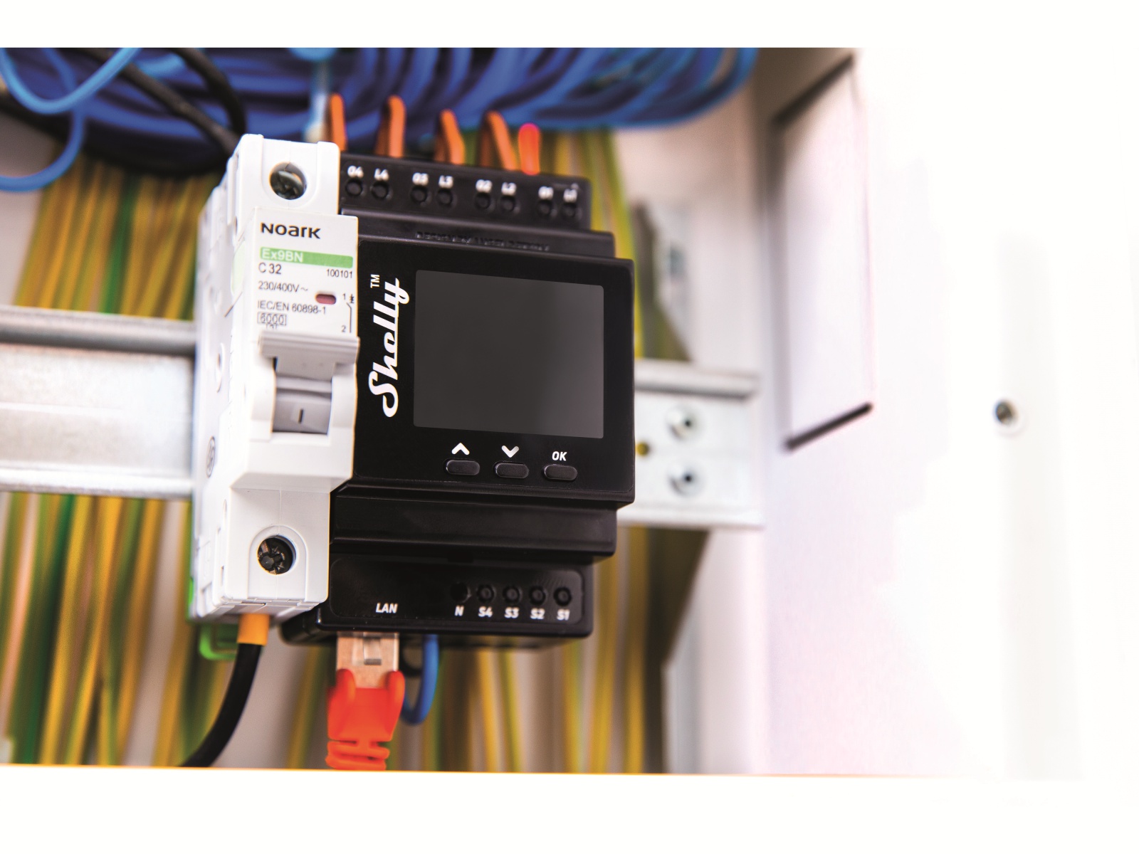 SHELLY WLAN-Schaltaktor Pro 4PM, 40 A, Bluetooth, LAN-Anschluss, Messfunktion