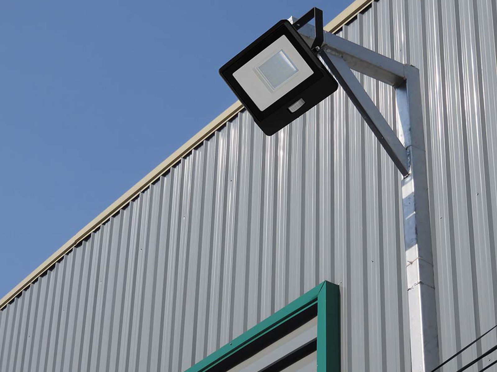 V-TAC LED-Fluter, Bewegungsmelder VT-158S-1 (20291) EEK: F, 50W, 4000 lm, 6500K, schwarz