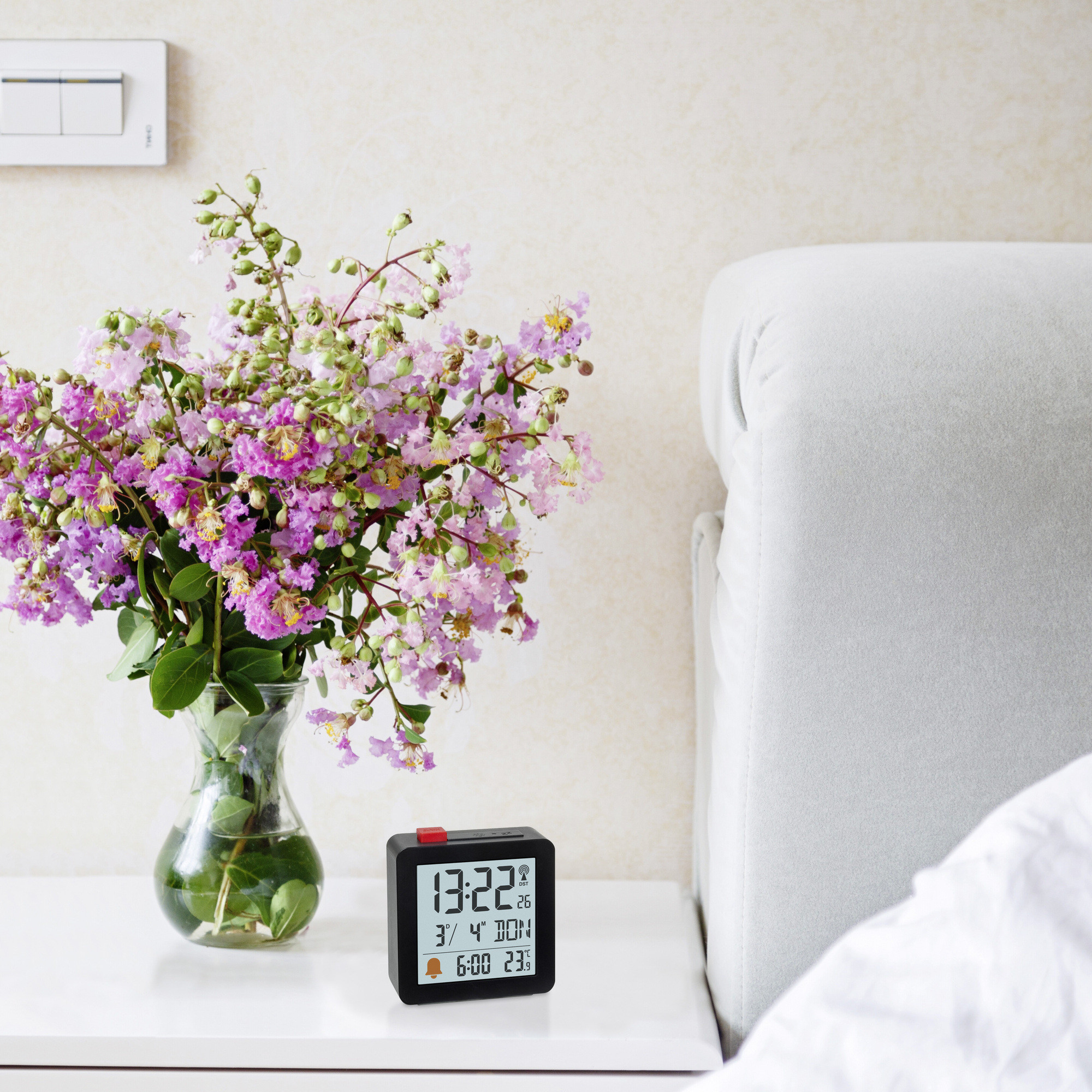 TFA Funkwecker 60.2566.01, mit Temperaturanzeige