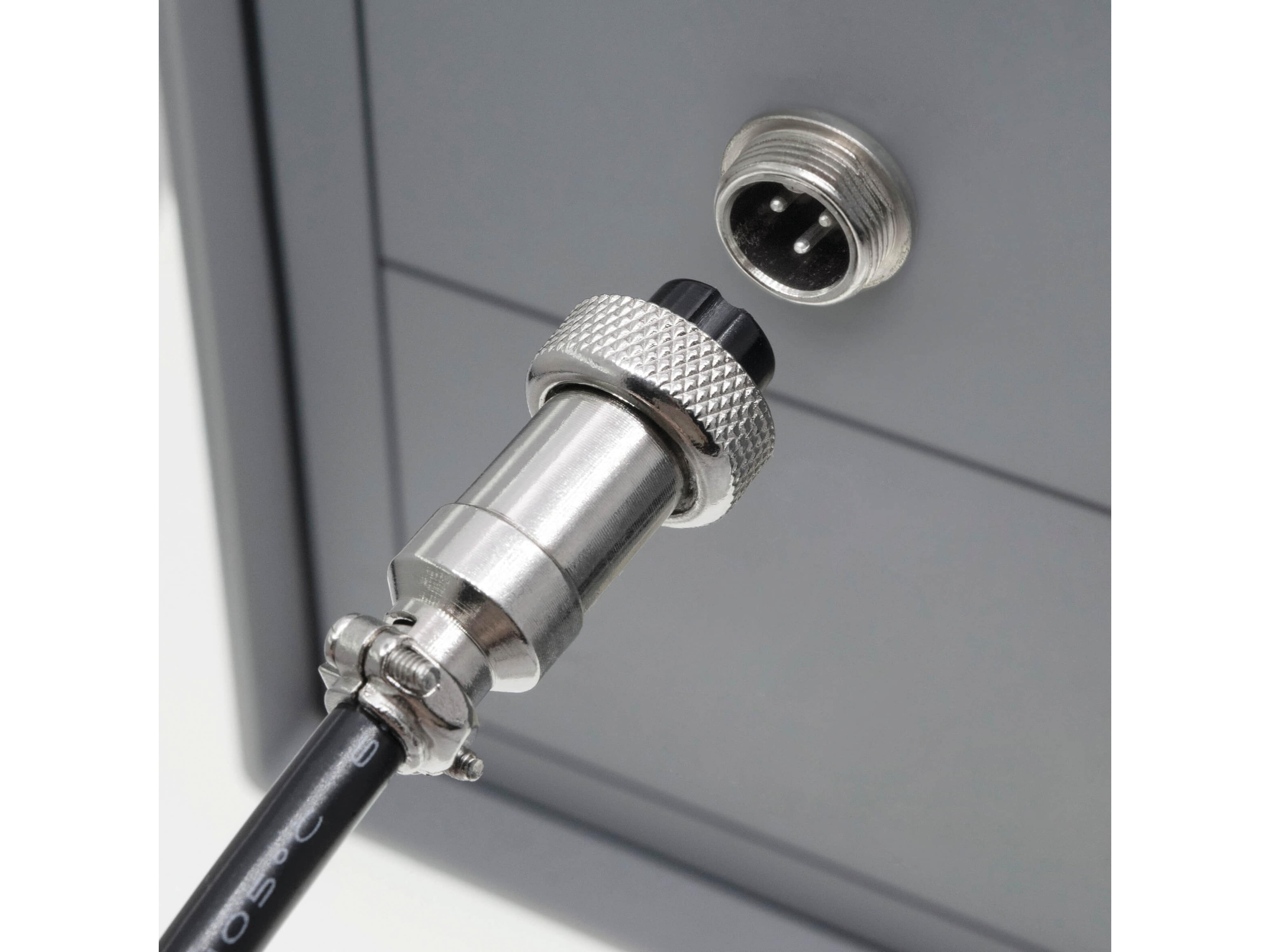 Rundsteckverbinder, 3-polig, 250V, 3A, Lötanschluss, IP55, wire to panel, 1 Stecker + 1 Buchse Rundsteckverbinder, 3-polig, 250V, 3A, Lötanschluss, IP55, wire to panel, 1 Stecker + 1 Buchse