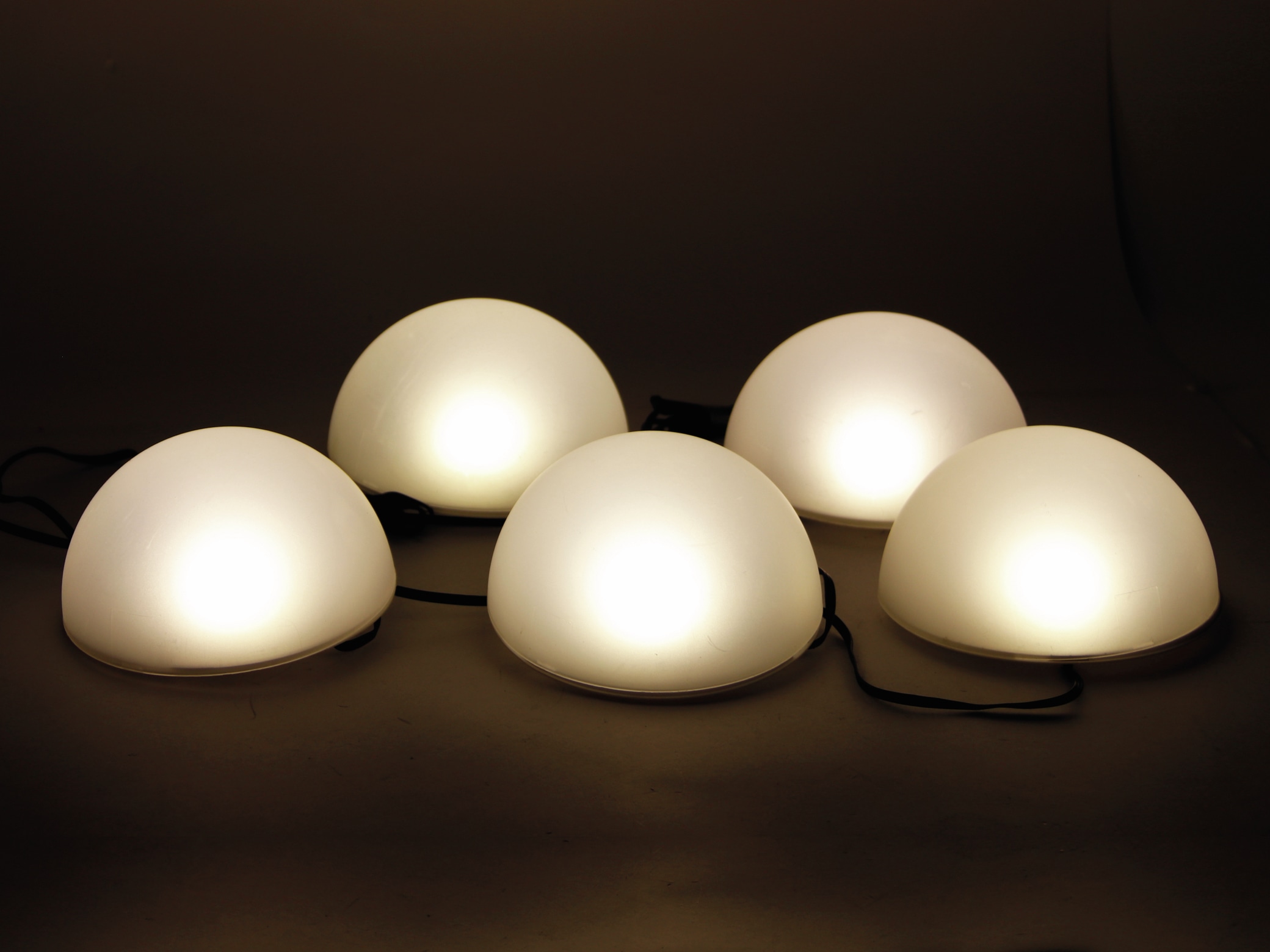 Solar-Bodenlichterkette, 5 Halbkugeln, RGB+WW, Bastelware Solar-Bodenlichterkette, 5 Halbkugeln, RGB+WW, Bastelware
