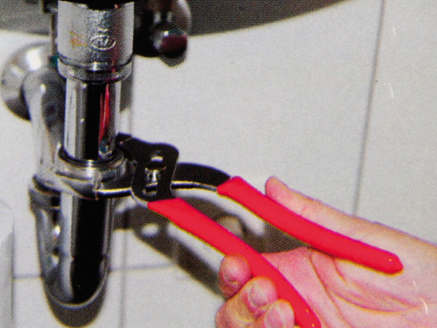 Armaturen- und Siphonzange