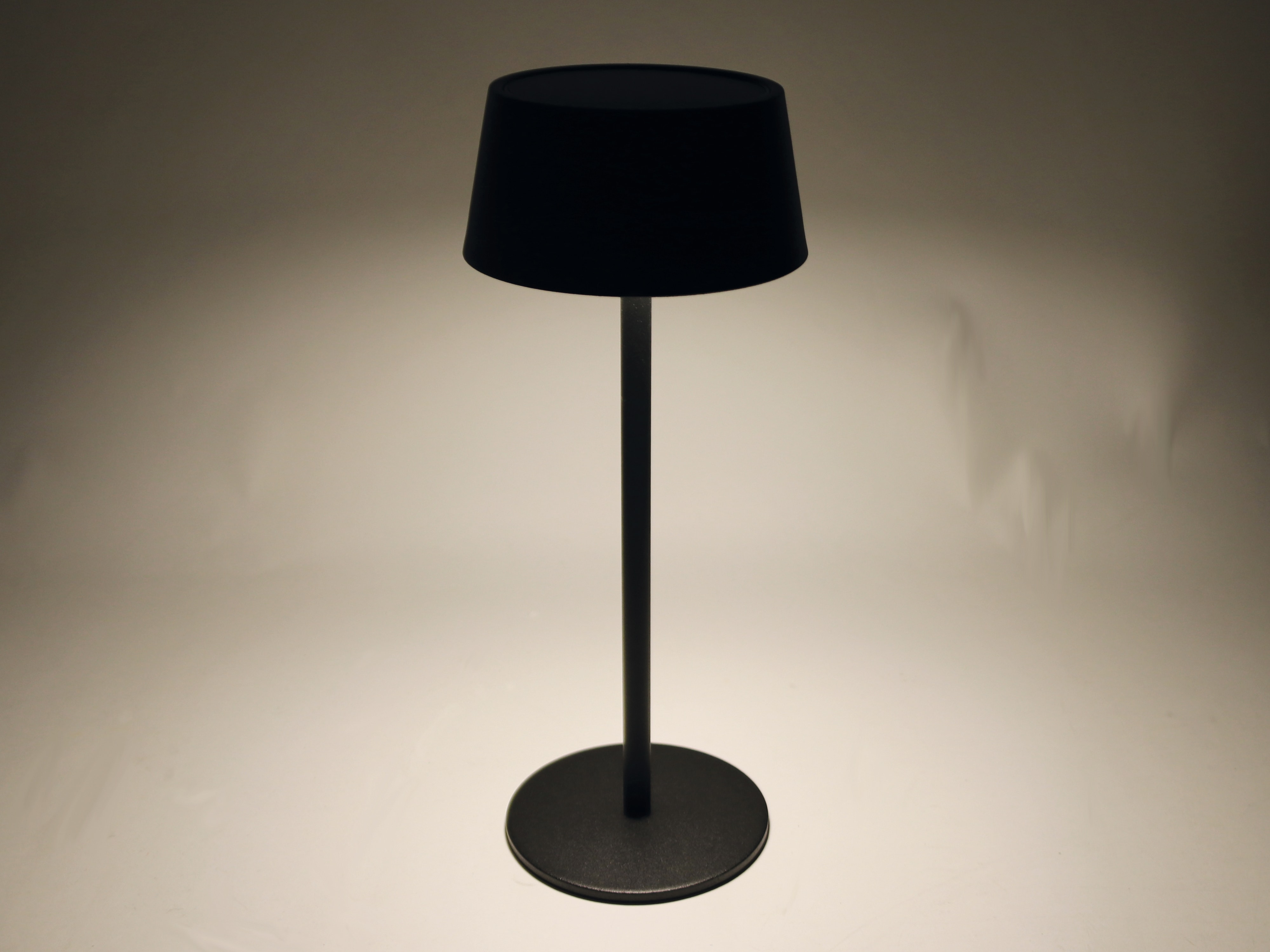 DAYLITE LED-Tischleuchte YD016-SOLAR, 4W, 150lm, 3000K, solar, schwarz