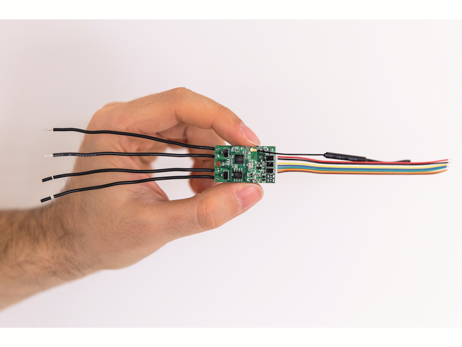 SHELLY WLAN-Universalmodul UNI, 2x100 mA, Messfunktion SHELLY WLAN-Universalmodul UNI, 2x100 mA, Messfunktion