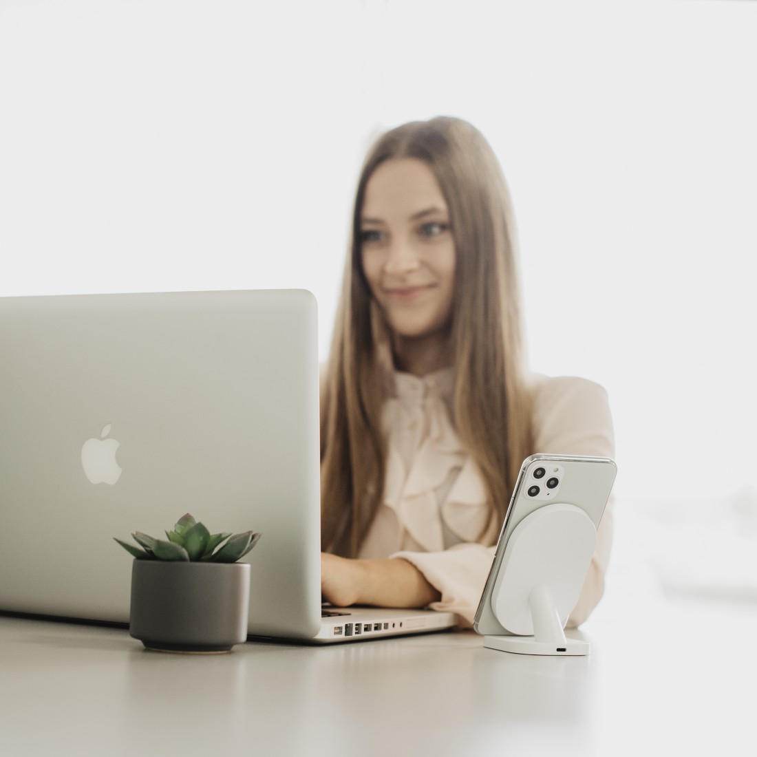 HAMA Induktions-Ladegerät 188325, weiß