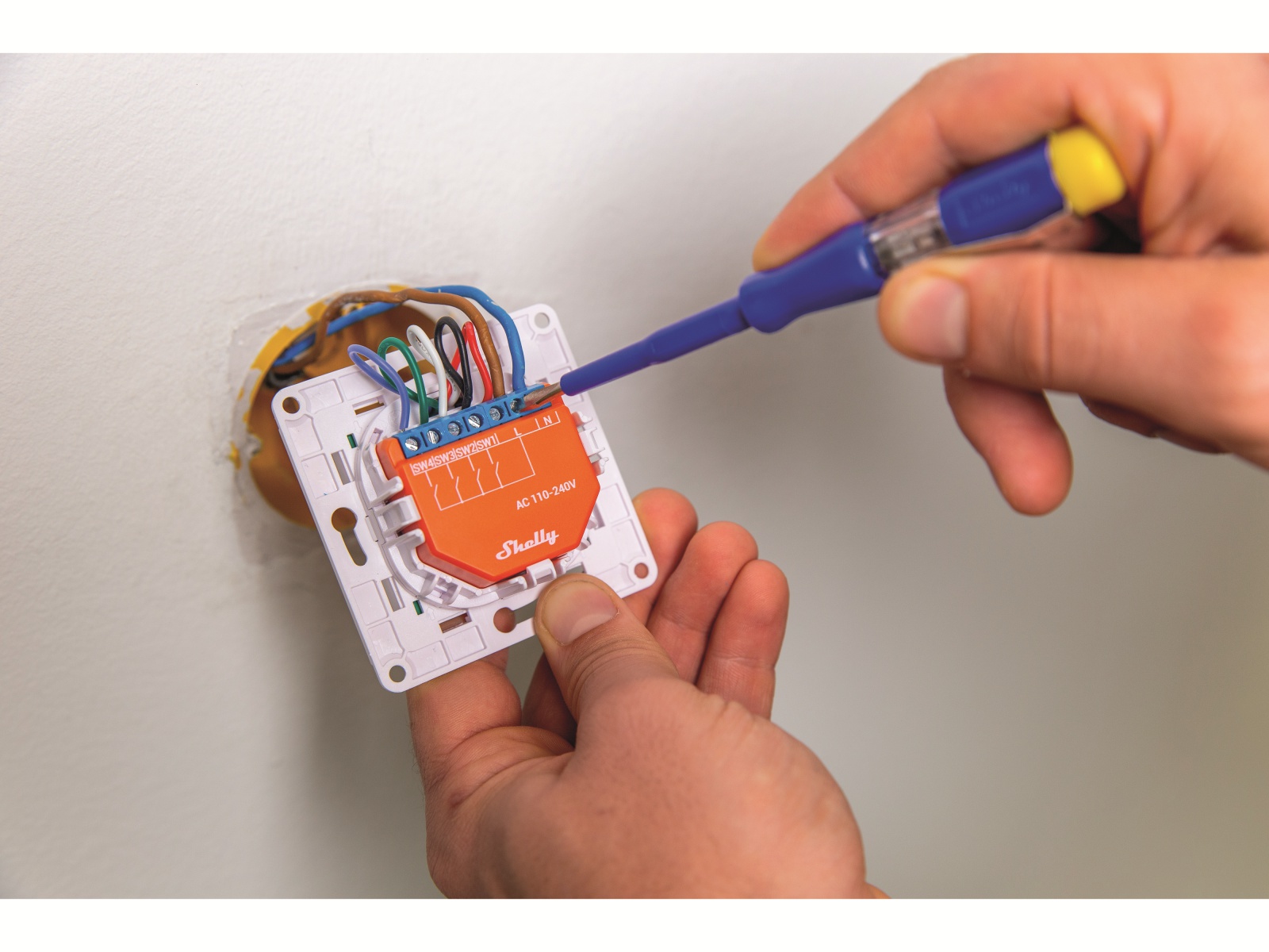 SHELLY Szenenaktivierer Plus i4, WLAN, Bluetooth