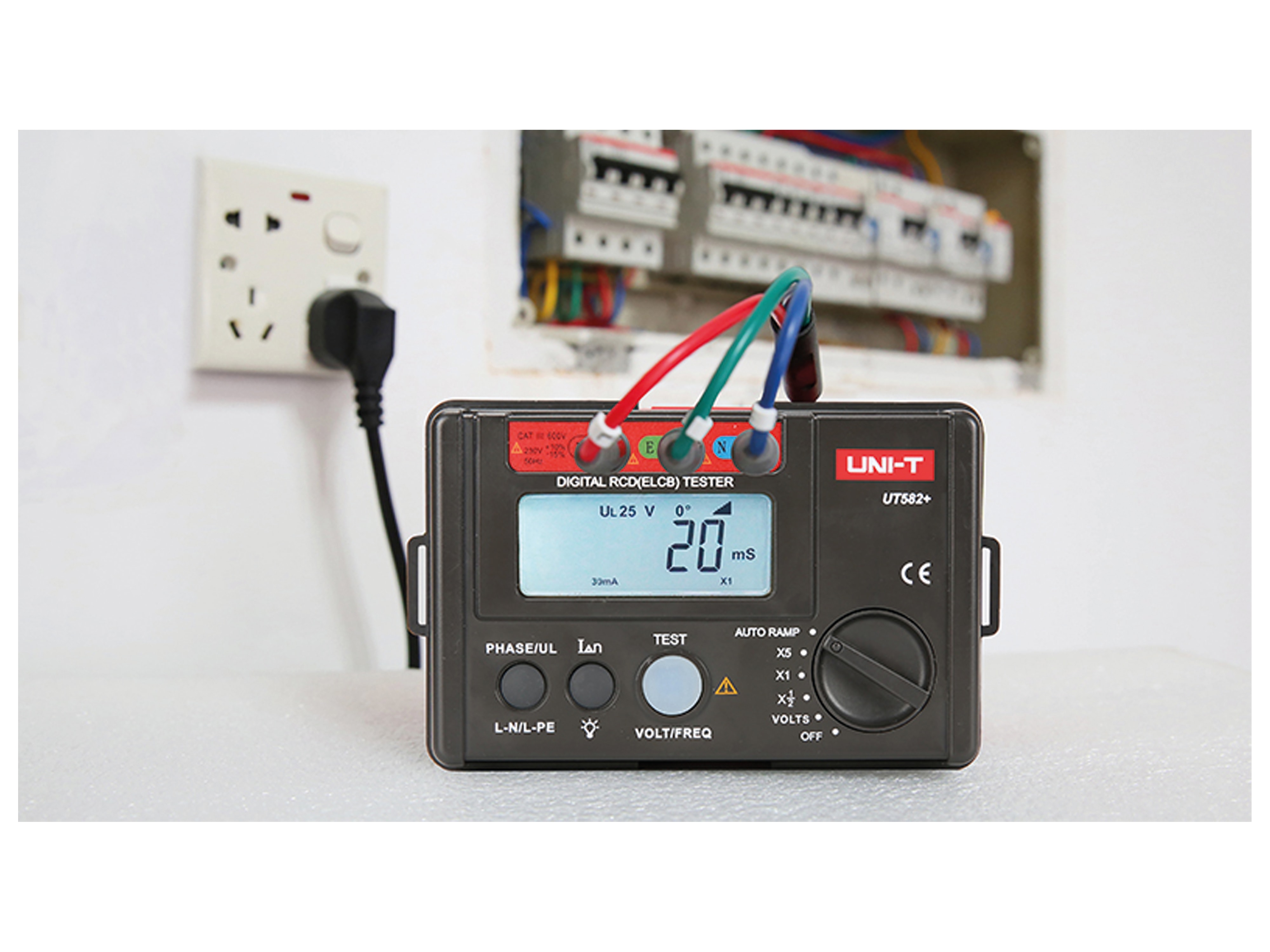 UNI-T RCD-Prüfgerät UT582+