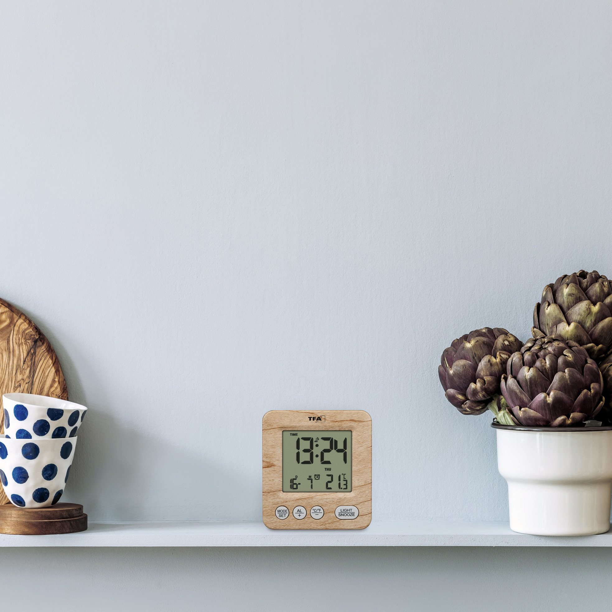 TFA Digitaler Funkwecker NOX 60.2567.08, holzoptik