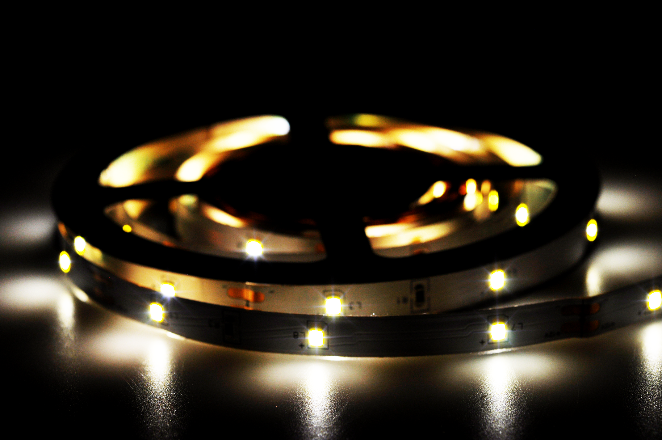 BLULAXA LED-Strip-Set, EEK: F, 9,5W, 700lm, 4000K, 3m BLULAXA LED-Strip-Set, EEK: F, 9,5W, 700lm, 4000K, 3m