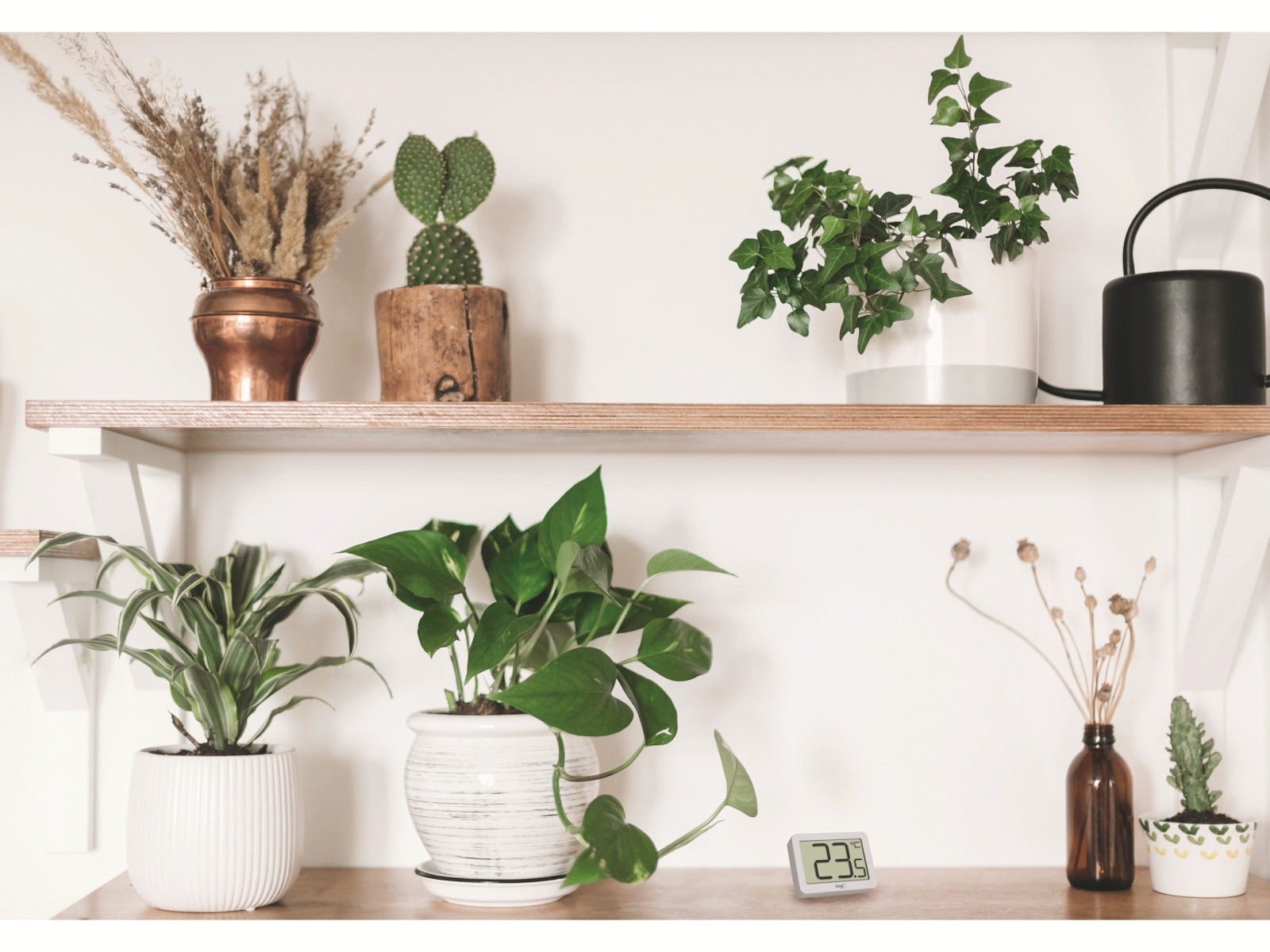 TFA Digitales Thermometer 30.1065.02, weiß