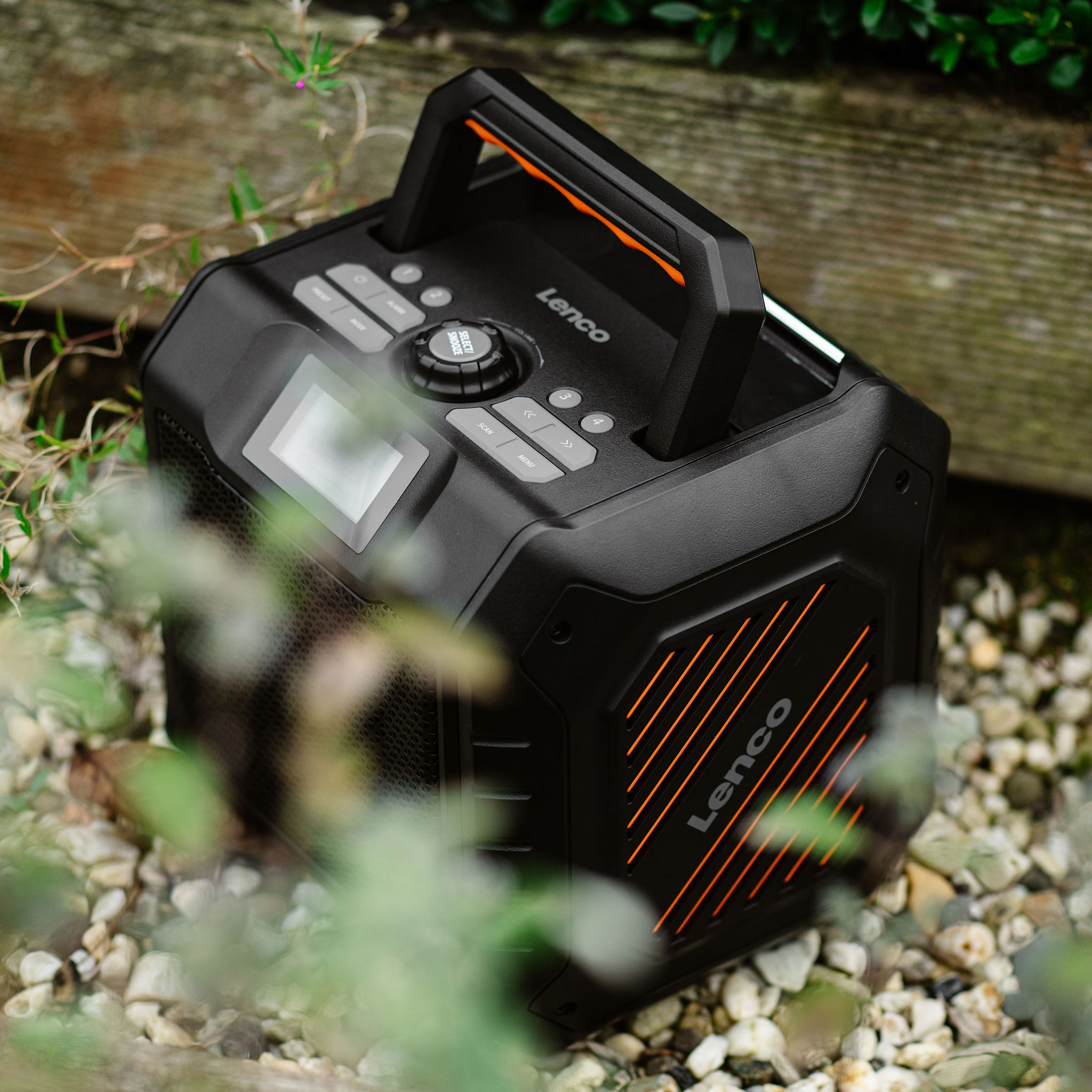 LENCO DAB+ Radio, tragbar, Bluetooth, Outdoor, schwarz-orange