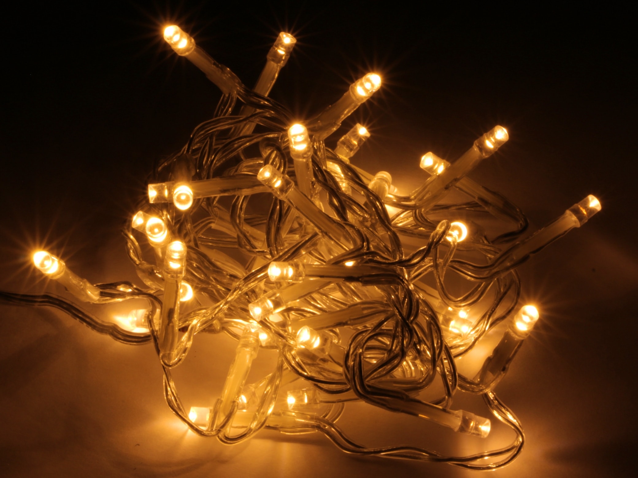 LED-Lichterkette, 40 LEDs, warmweiß, 230 V~, transparent, Innen/Außen, 6 m LED-Lichterkette, 40 LEDs, warmweiß, 230V~, IP44, Innen/Außen, Kabelfarbe silber/transparent