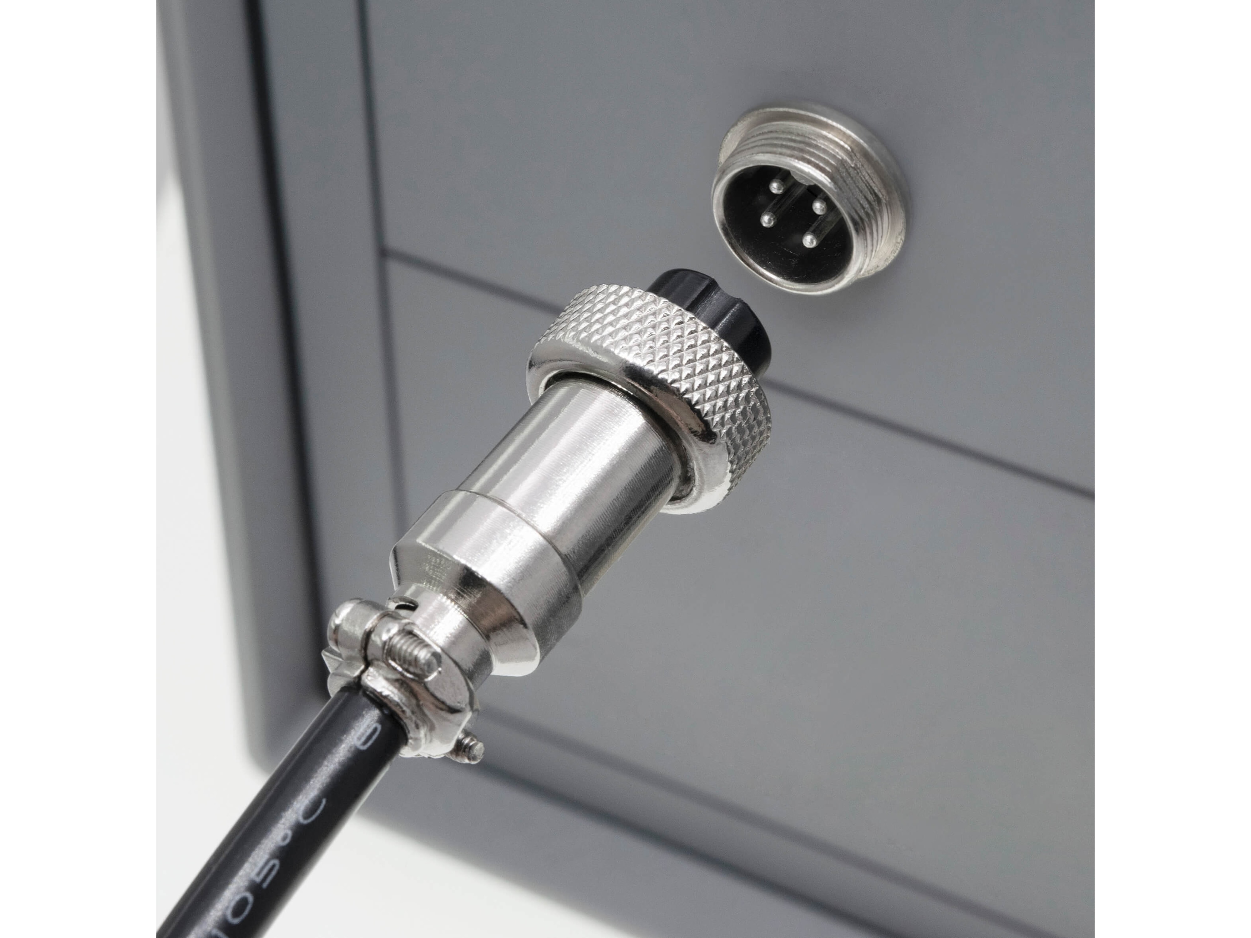 Rundsteckverbinder, 4-polig, 60V, 2A, Lötanschluss, IP55, wire to panel, 1 Stecker + 1 Buchse Rundsteckverbinder, 4-polig, 60V, 2A, Lötanschluss, IP55, wire to panel, 1 Stecker + 1 Buchse