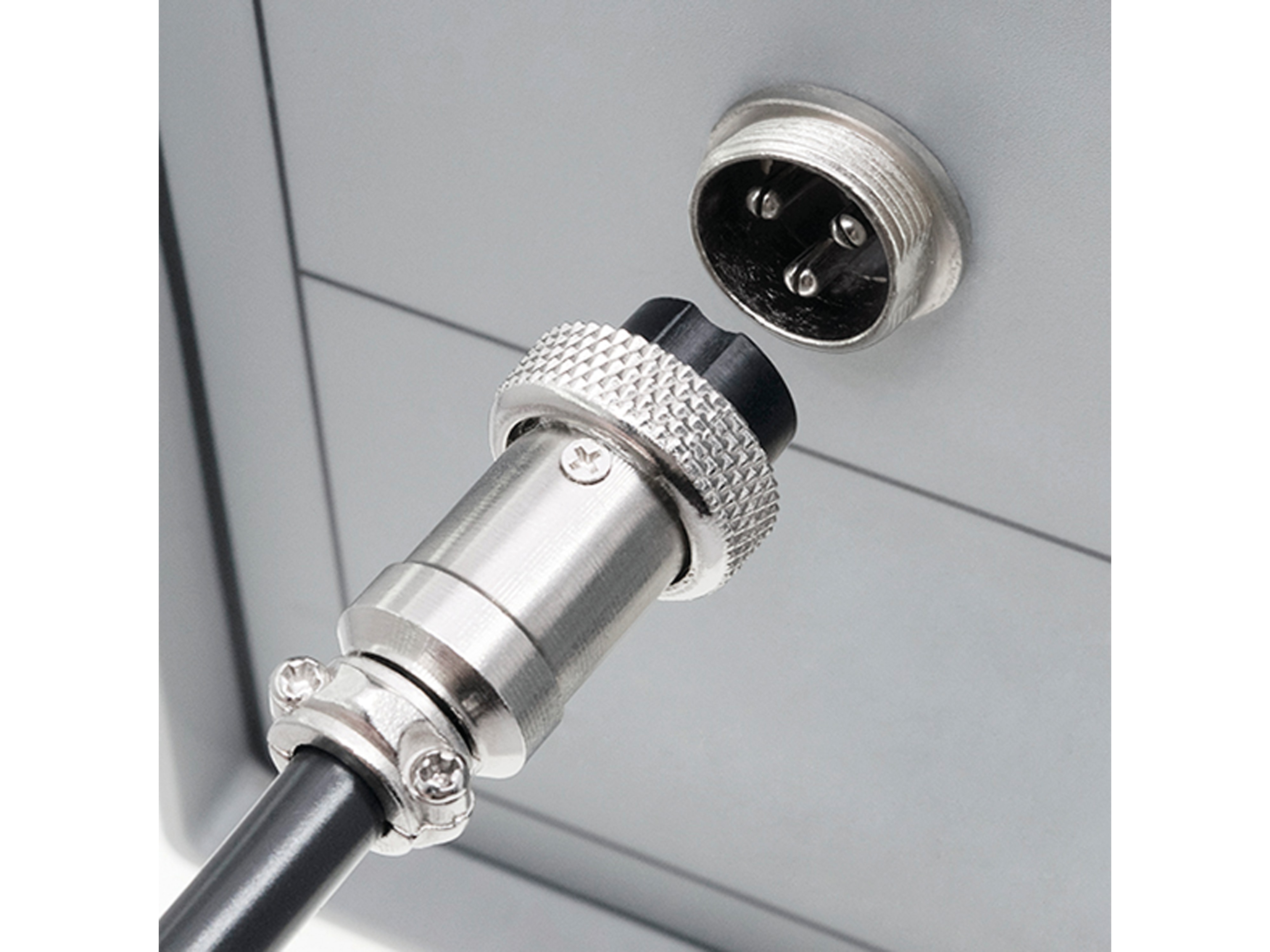 Rundsteckverbinder, 3-polig, 250V, 7A, Lötanschluss, IP55, wire to panel, 1 Stecker + 1 Buchse Rundsteckverbinder, 3-polig, 250V, 7A, Lötanschluss, IP55, wire to panel, 1 Stecker + 1 Buchse