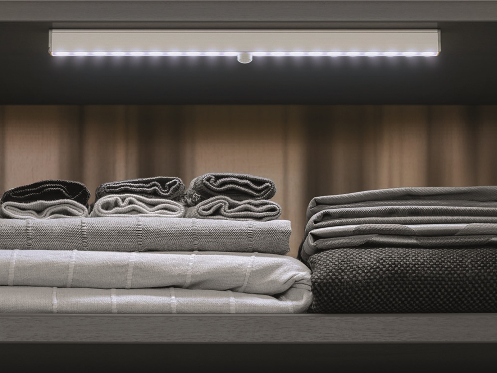 GOOBAY LED-Lichtleiste mit Bewegungsmelder, batteriebetrieb, alu