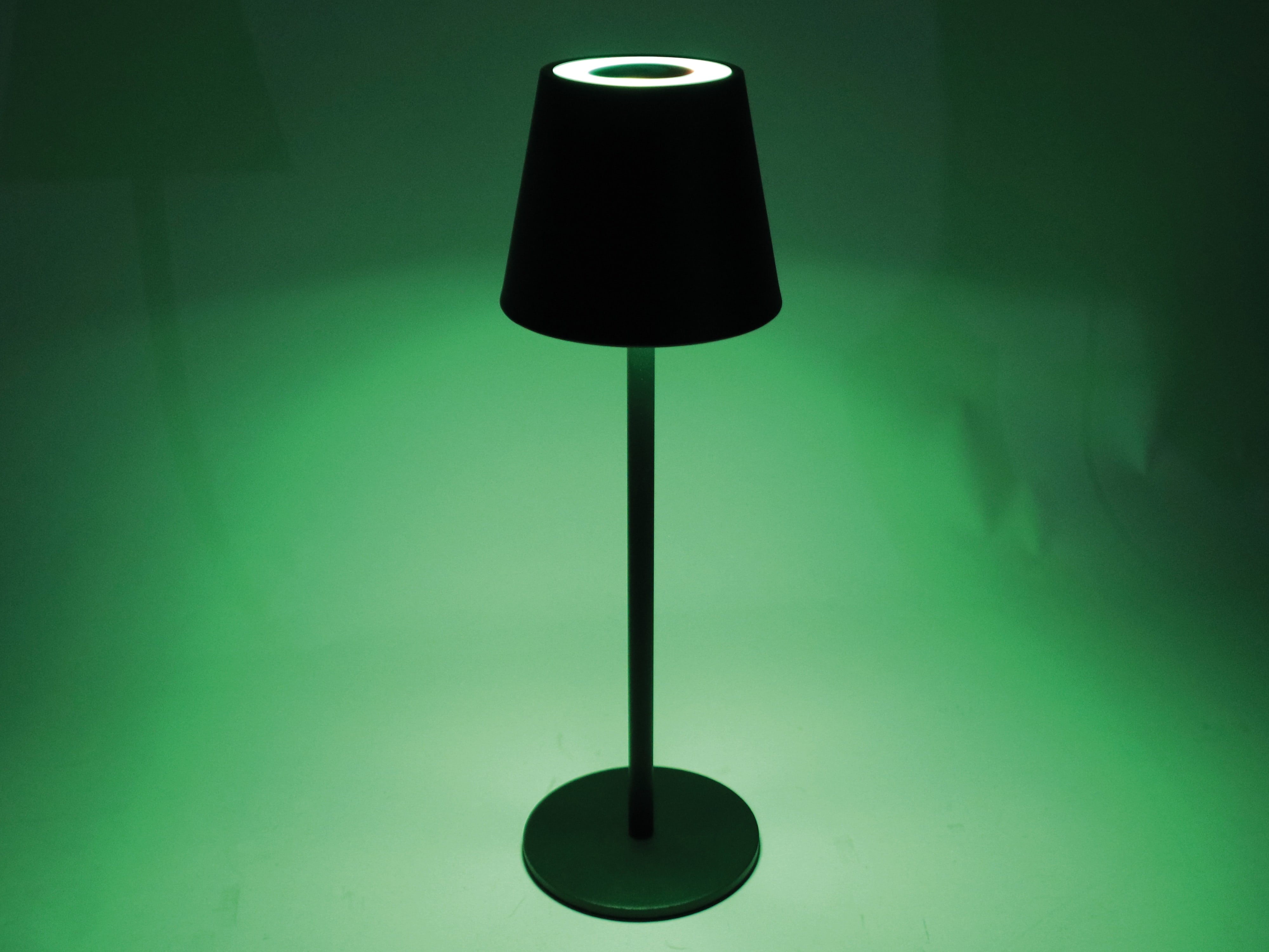 DAYLITE LED-Tischleuchte PBG-1238, 4W, 200lm, RGBW, Akku, schwarz DAYLITE LED-Tischleuchte PBG-1238, 4W, 200lm, RGBW, Akku, schwarz